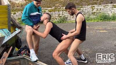 EricVideos – Trapped in a park with 2 big cocks – Alex B, Martin XXL & Tommy Dreams