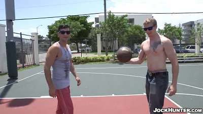 JockHunter – Shooting hoops and sucking dick