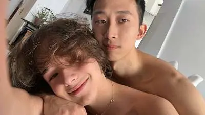 OnlyFans – Cuddles and Cock – Tyler Wu & NaniDanielg