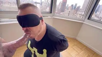 OnlyFans – Diego Barros – Blindfold Blowjob Dad
