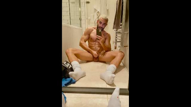 OnlyFans – matty_jr – Having a shower and jerkingoff – Matt Rogers