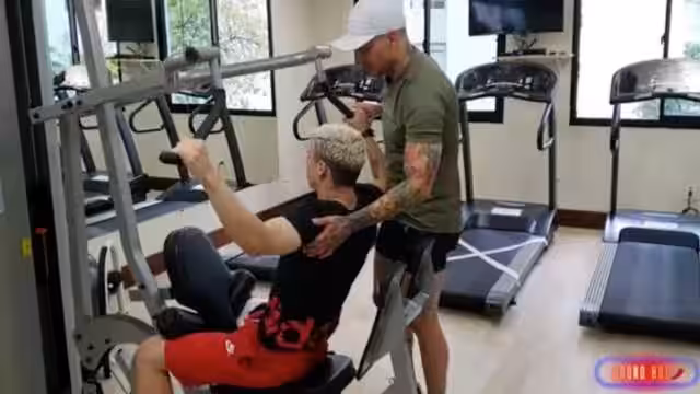 XVideosRed – Brunão Sarado fudendo gostoso o cuzinho do novinho da academia