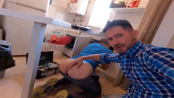 XVideosRed – Plumbers ass working – Alex Barcelona