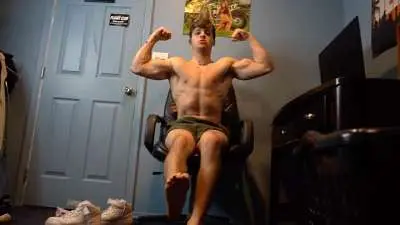 OnlyFans – FlexMasterJoe – Foot worship 2