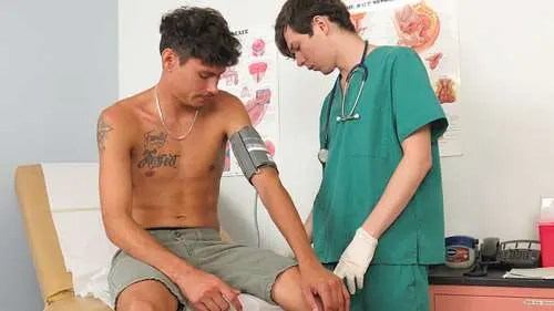 CollegeBoyPhysicals – Hot Coach Exam With Nurse – Chris Star & Dakota Lovell