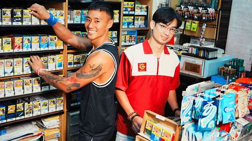 Gayerdar – Welcum to the Convenience Store – Yan Jia You & Pierre Yan